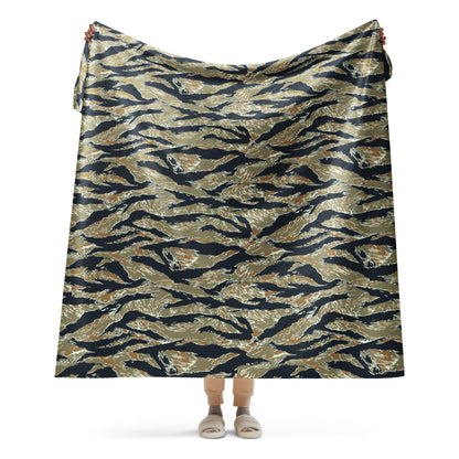 Philippine Tiger Stripe Special Forces Distinctive Uniform (SDFU) CAMO Sherpa Blanket - 60″×80″