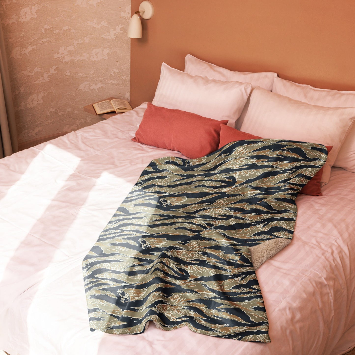 Philippine Tiger Stripe Special Forces Distinctive Uniform (SDFU) CAMO Sherpa Blanket