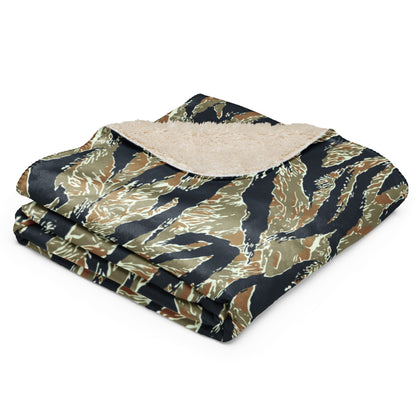 Philippine Tiger Stripe Special Forces Distinctive Uniform (SDFU) CAMO Sherpa Blanket