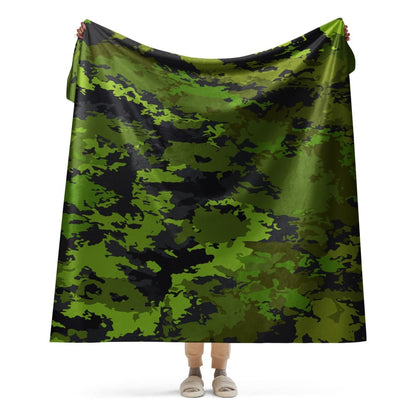 Poisonous Tropical CAMO Sherpa blanket - 60″×80″