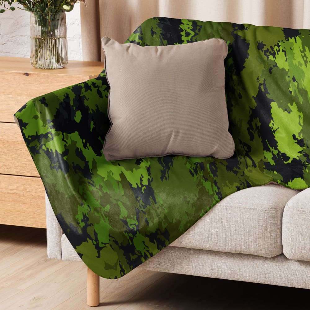 Poisonous Tropical CAMO Sherpa blanket