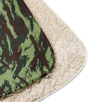 Portuguese Lizard Vertical CAMO Sherpa blanket - Blankets