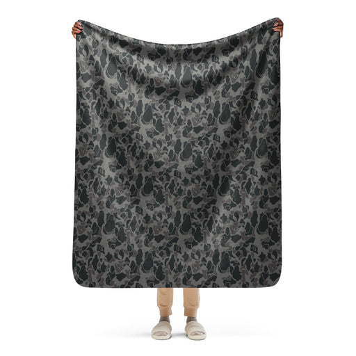Frog Skin Midnight Marsh CAMO Sherpa Blanket - 50″×60″