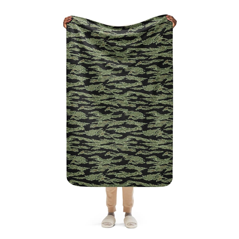 Republic of Vietnam Marine Corps Tiger Stripe CAMO Sherpa blanket - 37″×57″