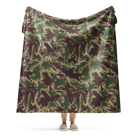 South Vietnamese Starburst CAMO Sherpa blanket - 60″×80″ - Blanket