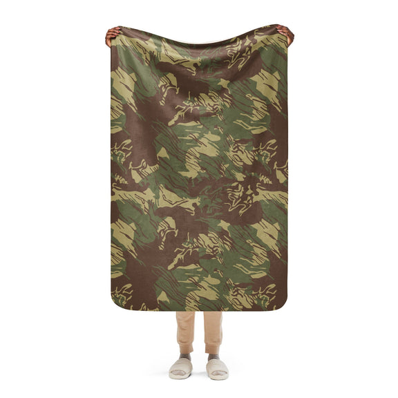 Brushstroke Rhodesian CAMO Sherpa blanket - 37″×57″ - Blankets