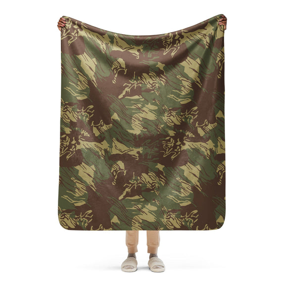 Brushstroke Rhodesian CAMO Sherpa blanket - 50″×60″ - Blankets