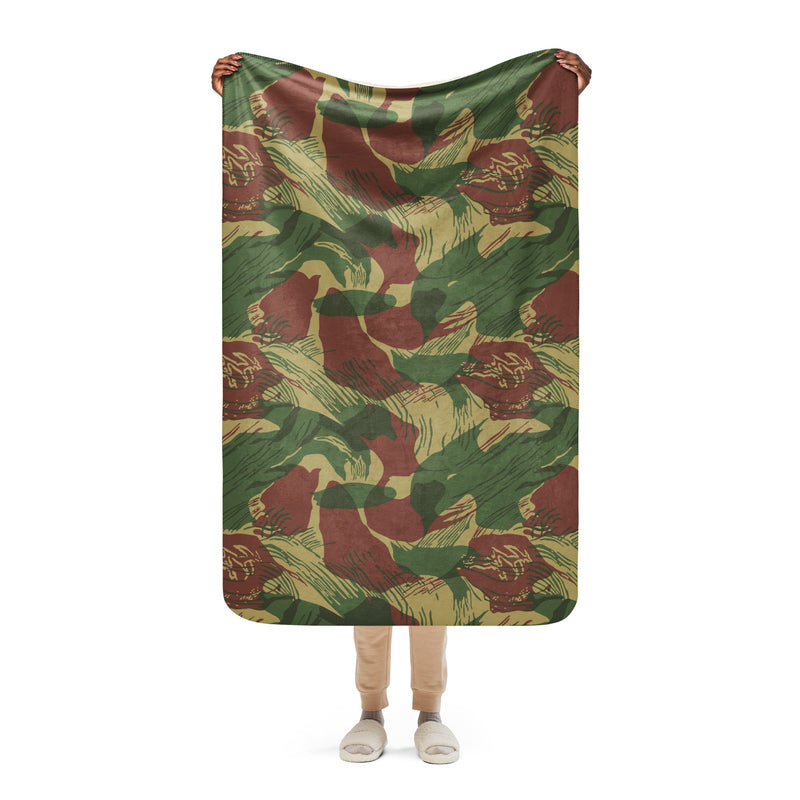 Brushstroke Sunburst Rhodesian CAMO Sherpa Blanket - 37″×57″