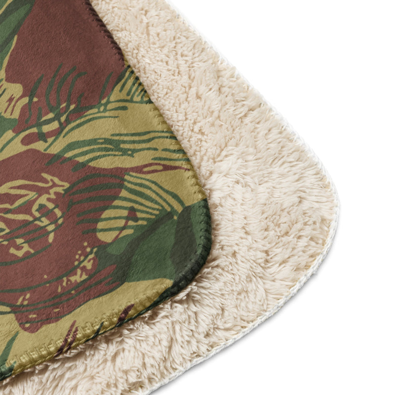 Brushstroke Sunburst Rhodesian CAMO Sherpa Blanket