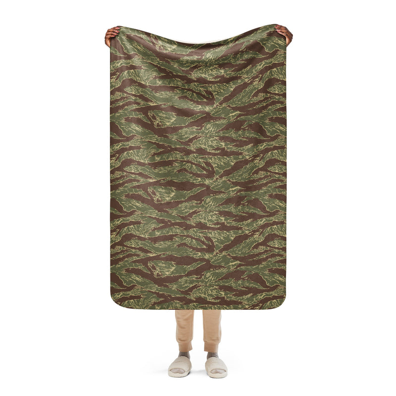 Tiger Stripe Rhodesian CAMO Sherpa Blanket - 37″×57″