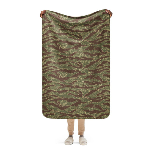 Tiger Stripe Rhodesian CAMO Sherpa Blanket - 37″×57″
