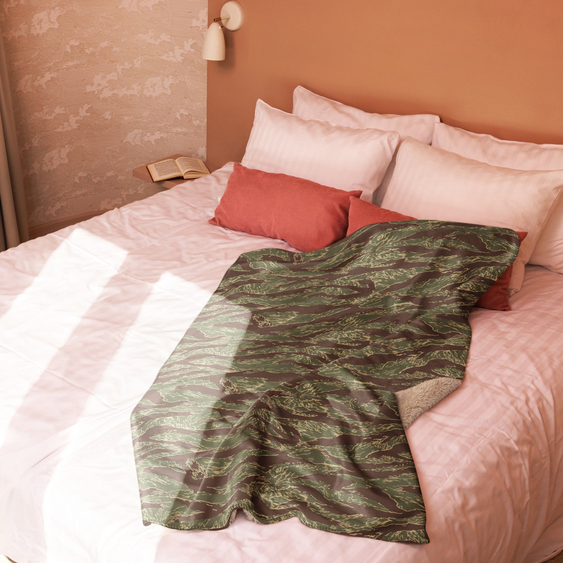 Rhodesian Tiger Stripe CAMO Sherpa blanket - Blanket