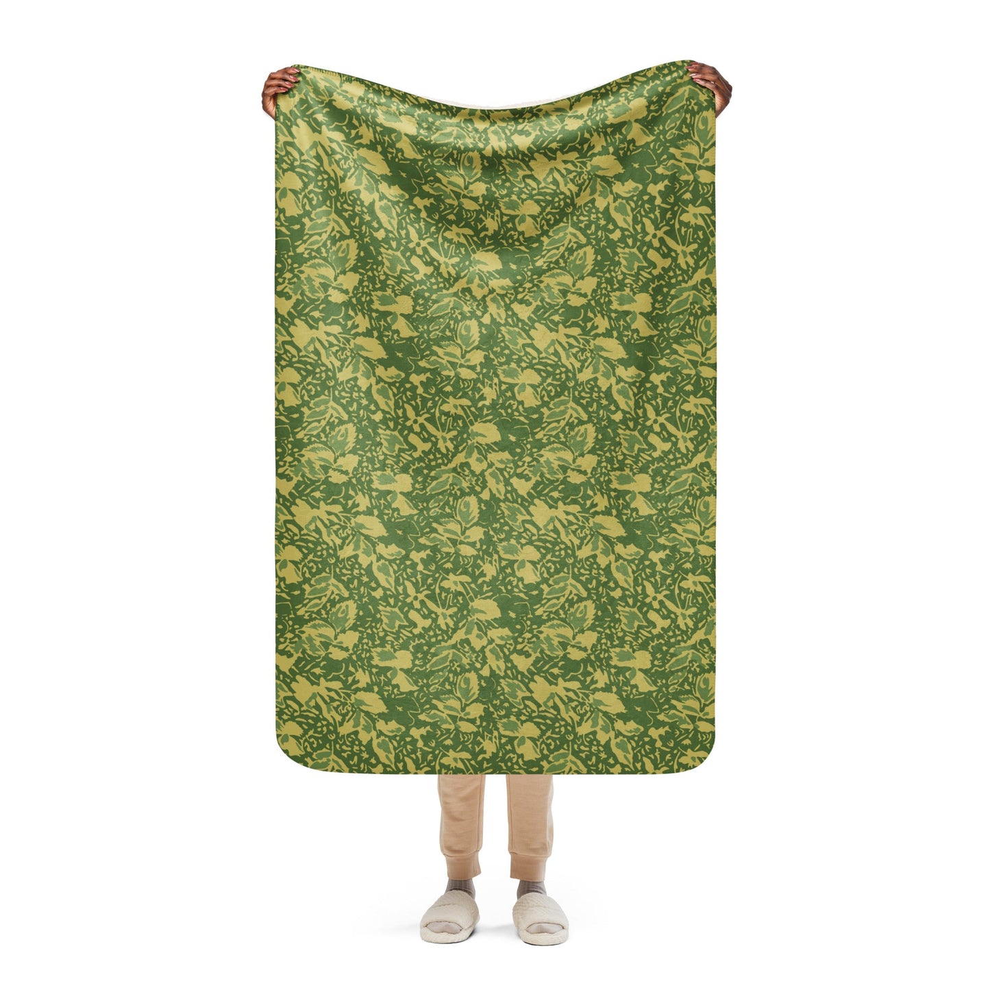 Romanian Soviet 1990 Leaf Spring CAMO Sherpa blanket - 37″×57″ - Blankets