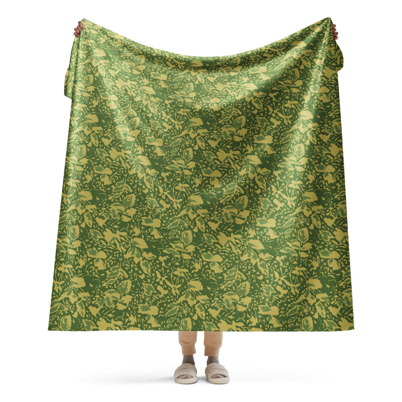 Leaf M90 Romanian Spring CAMO Sherpa Blanket - 60″×80″