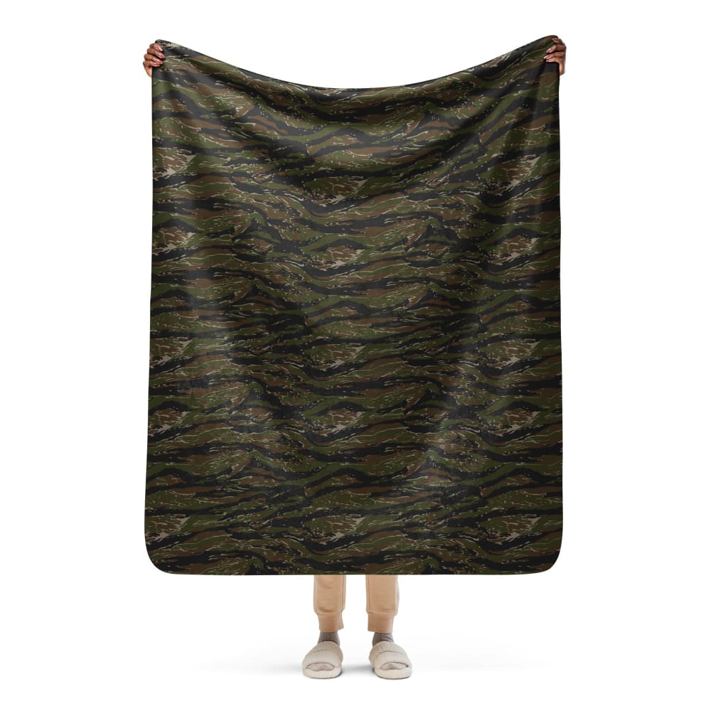 Rothco Style Vietnam Tiger Stripe CAMO Sherpa blanket - 50″×60″ - Sherpa blanket