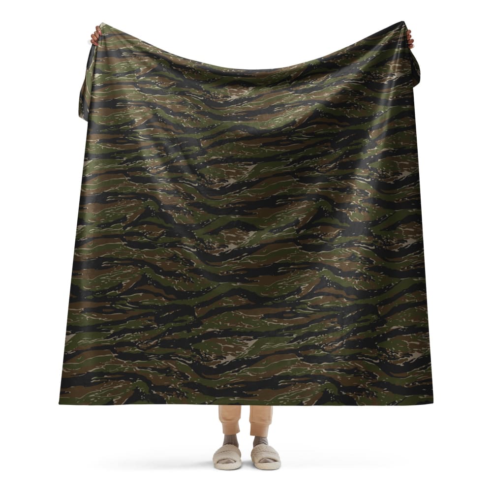 Rothco Style Vietnam Tiger Stripe CAMO Sherpa blanket - 60″×80″ - Sherpa blanket