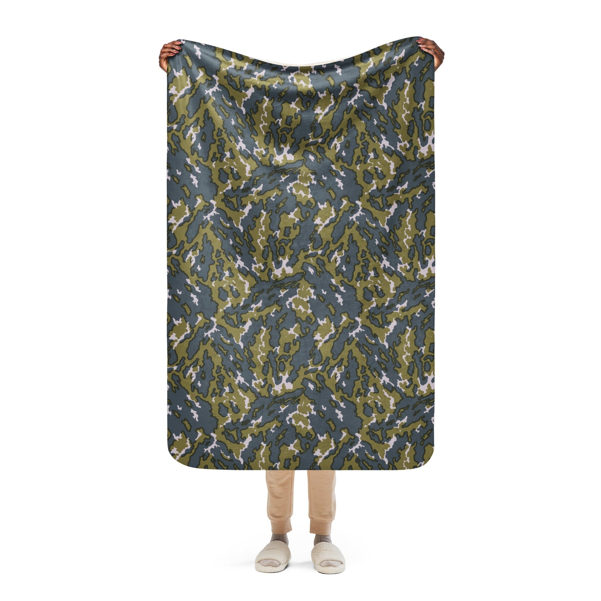 Russian Barvikha Tundra CAMO Sherpa blanket - 37″×57″ - Blanket