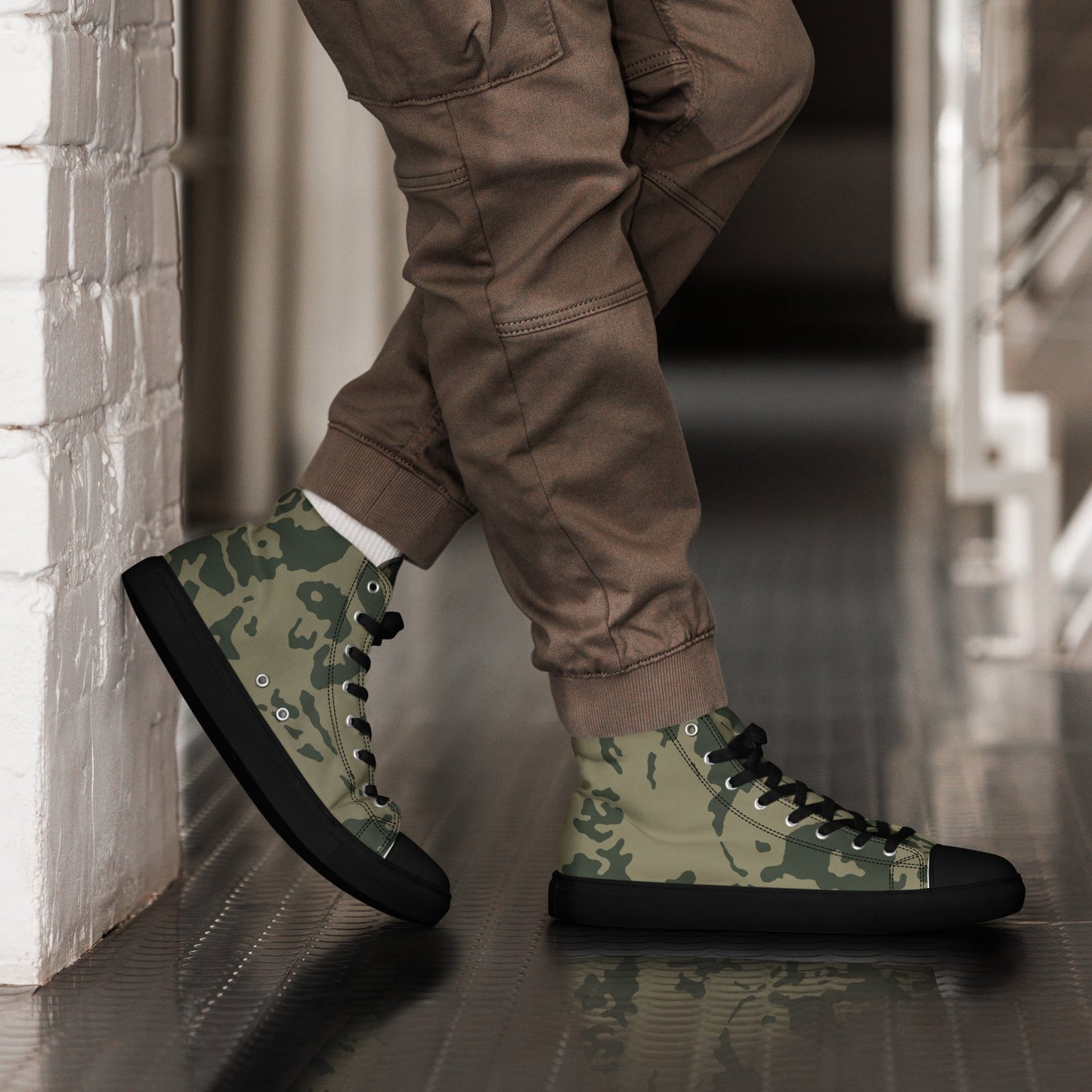 Russian Bicolor Woodland CAMO Mens high top canvas shoes - Black / 5 - High Top Canvas Shoes