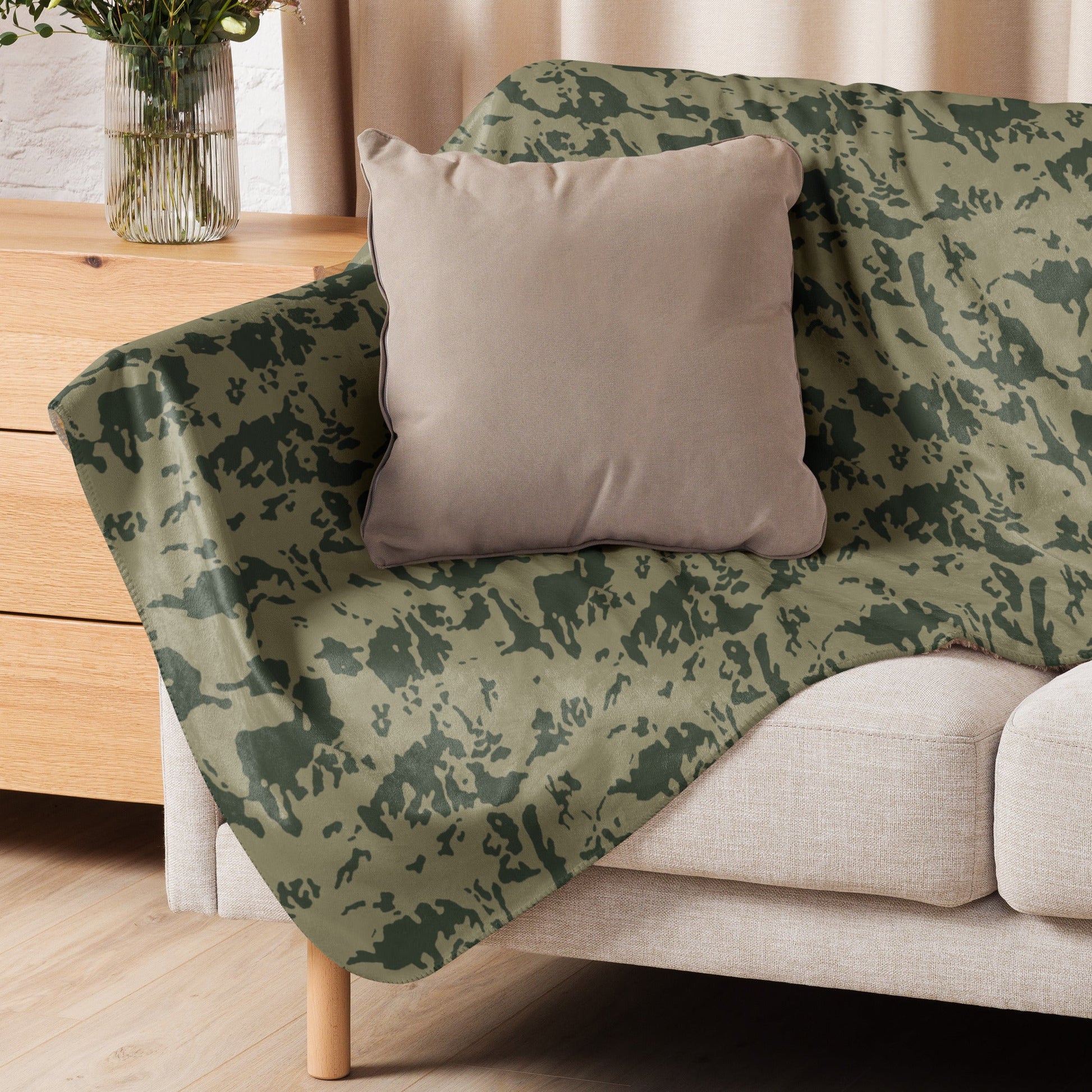Russian Bicolor Woodland CAMO Sherpa blanket - Blanket