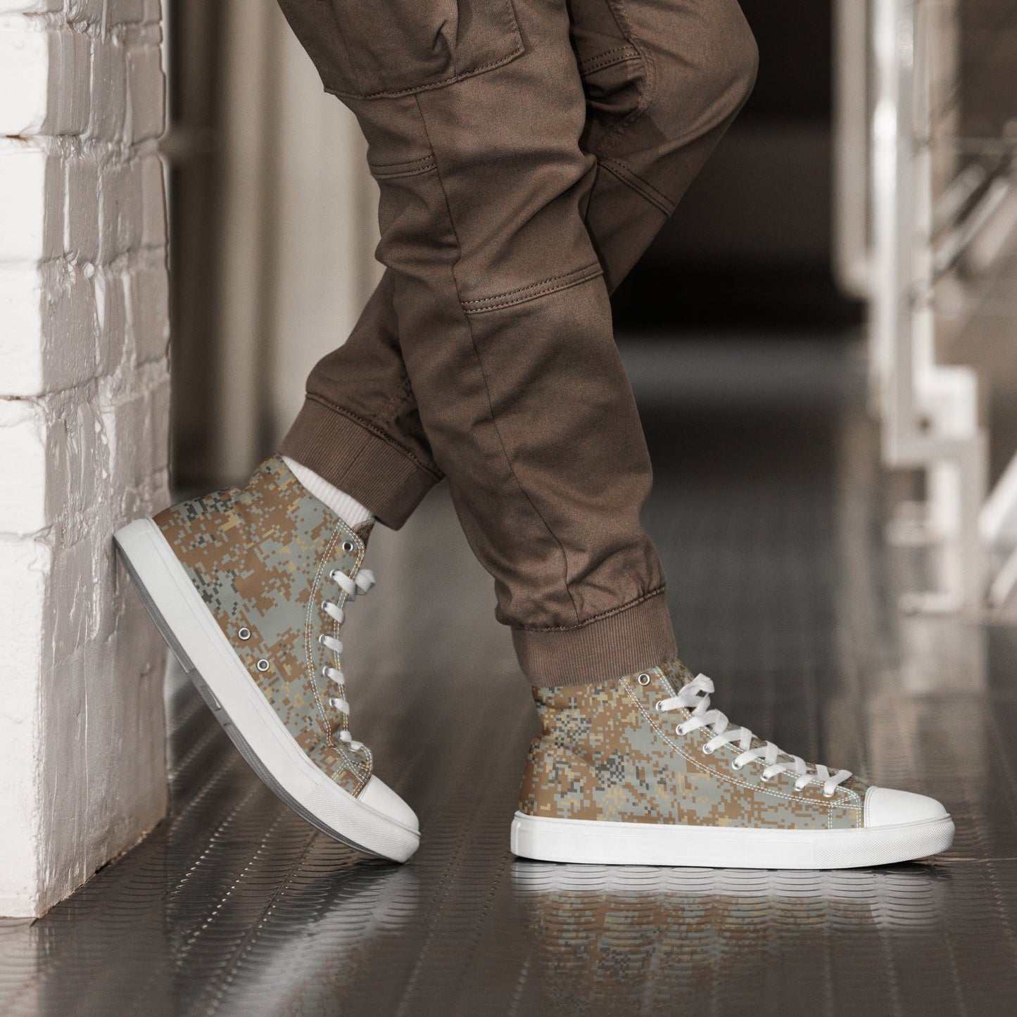 Russian Digital EMR Desert CAMO Mens high top canvas shoes - White / 5 - High Top Canvas Shoes