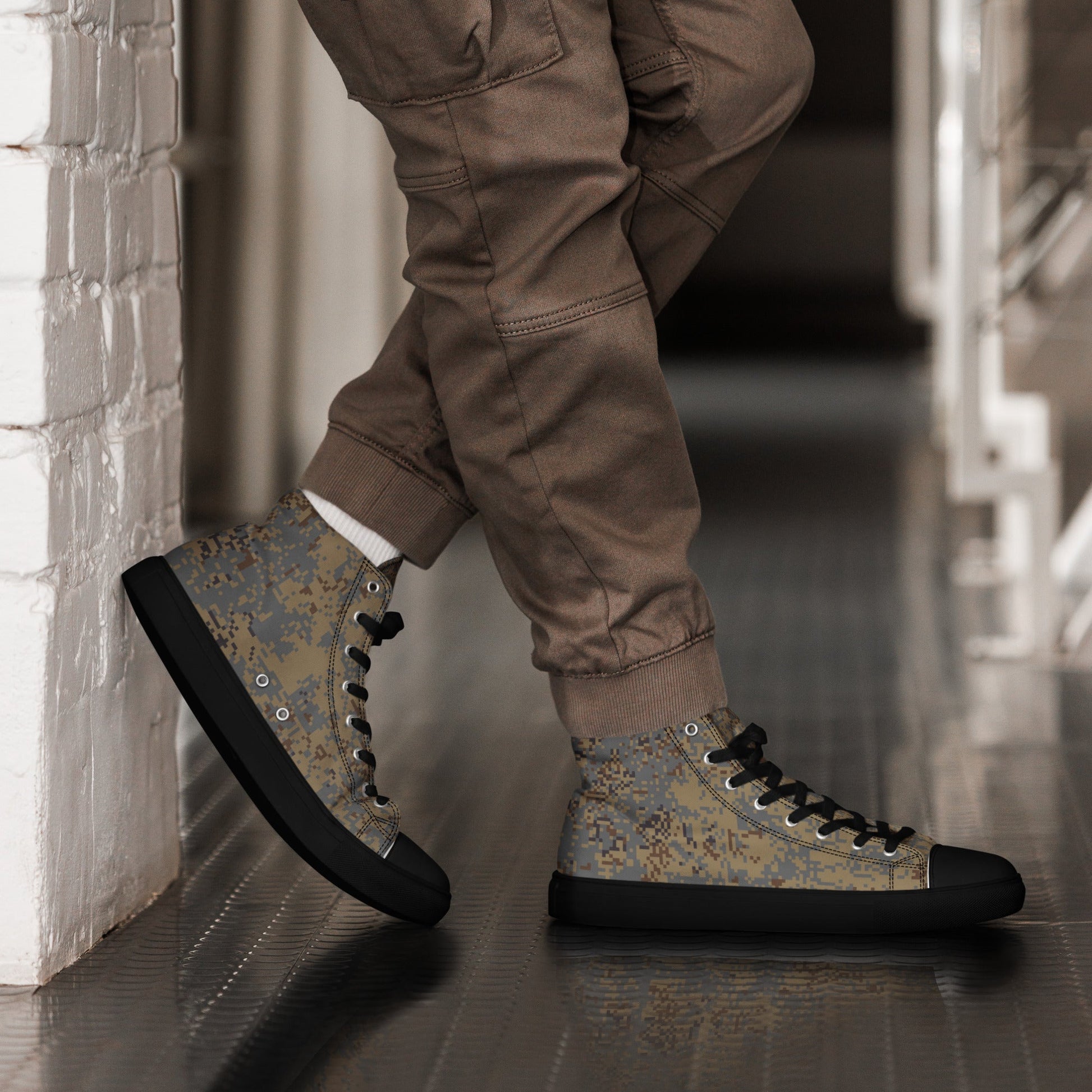 Russian Digital EMR Winter Grey CAMO Mens High-Top Canvas Shoes - Black / 5