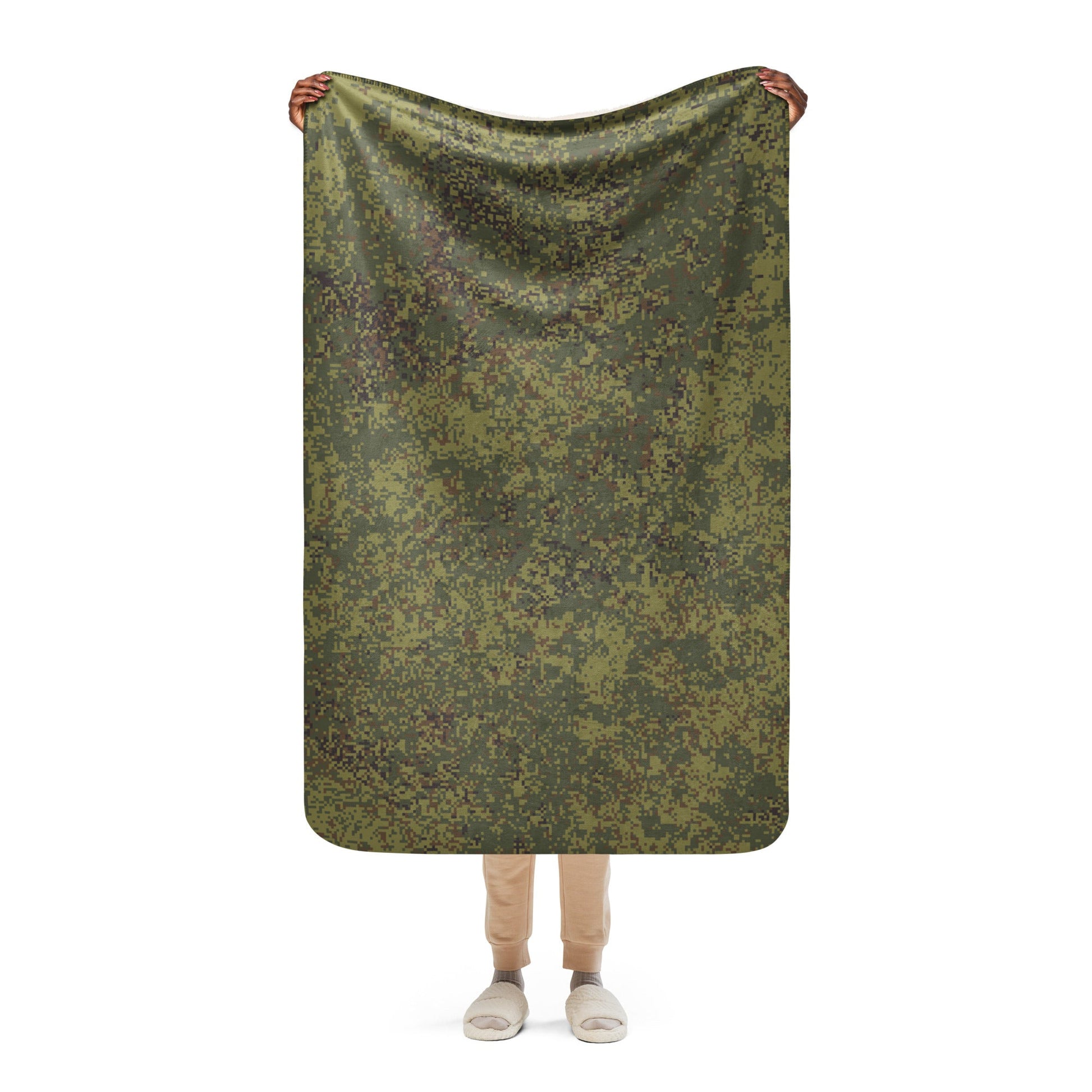 Russian Digital EMR Woodland CAMO Sherpa blanket - 37″×57″ - Blankets
