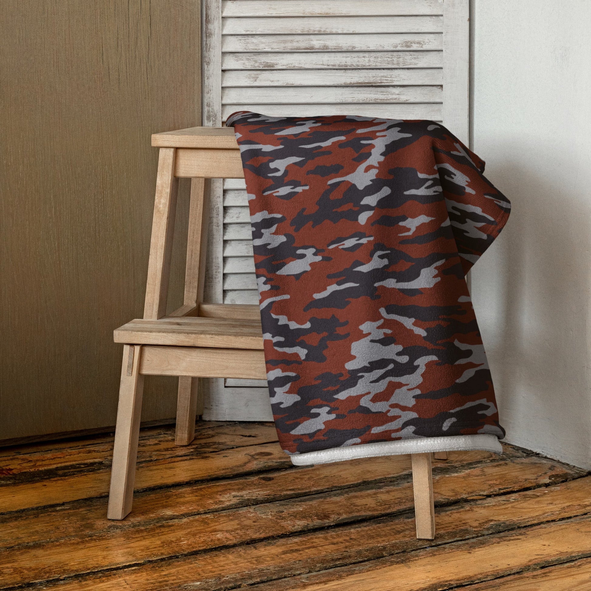 Russian Flora Red CAMO Towel
