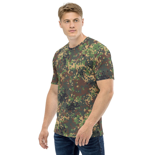 Russian Fracture (IZLOM) Woodland CAMO Men’s T-shirt - Mens T-Shirt