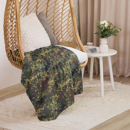 Russian Fracture (IZLOM) Woodland CAMO Sherpa blanket