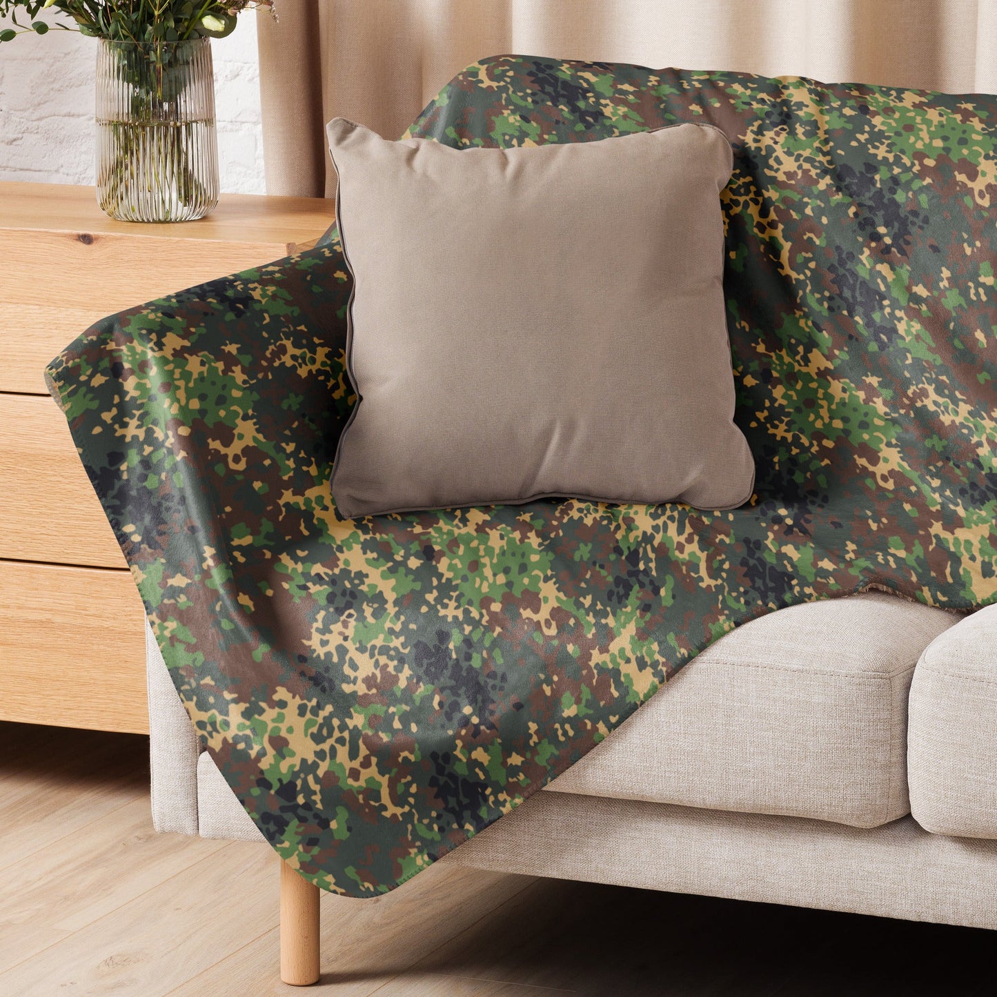 Russian IZLOM Fracture Woodland CAMO Sherpa Blanket