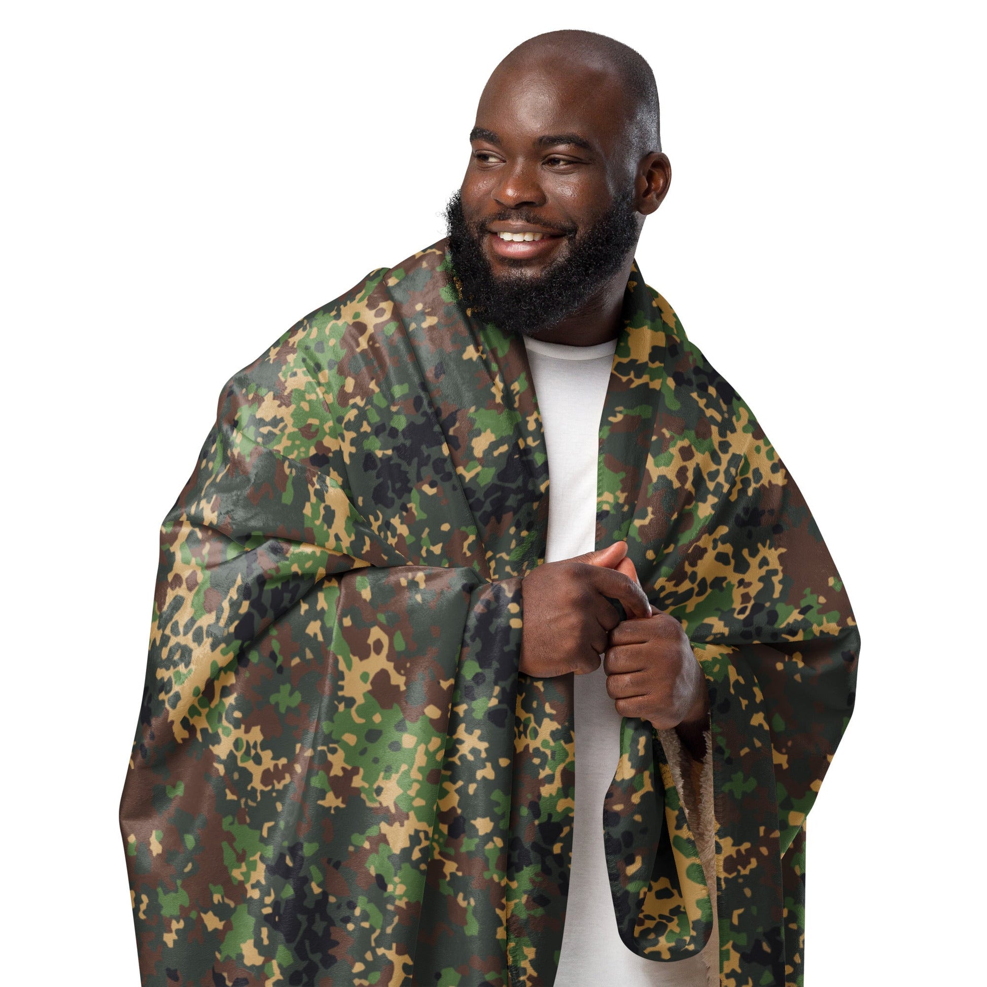 Russian IZLOM Fracture Woodland CAMO Sherpa Blanket