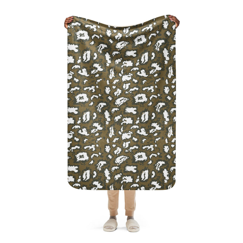 KLMK Red Dawn CAMO Sherpa Blanket - 37″×57″