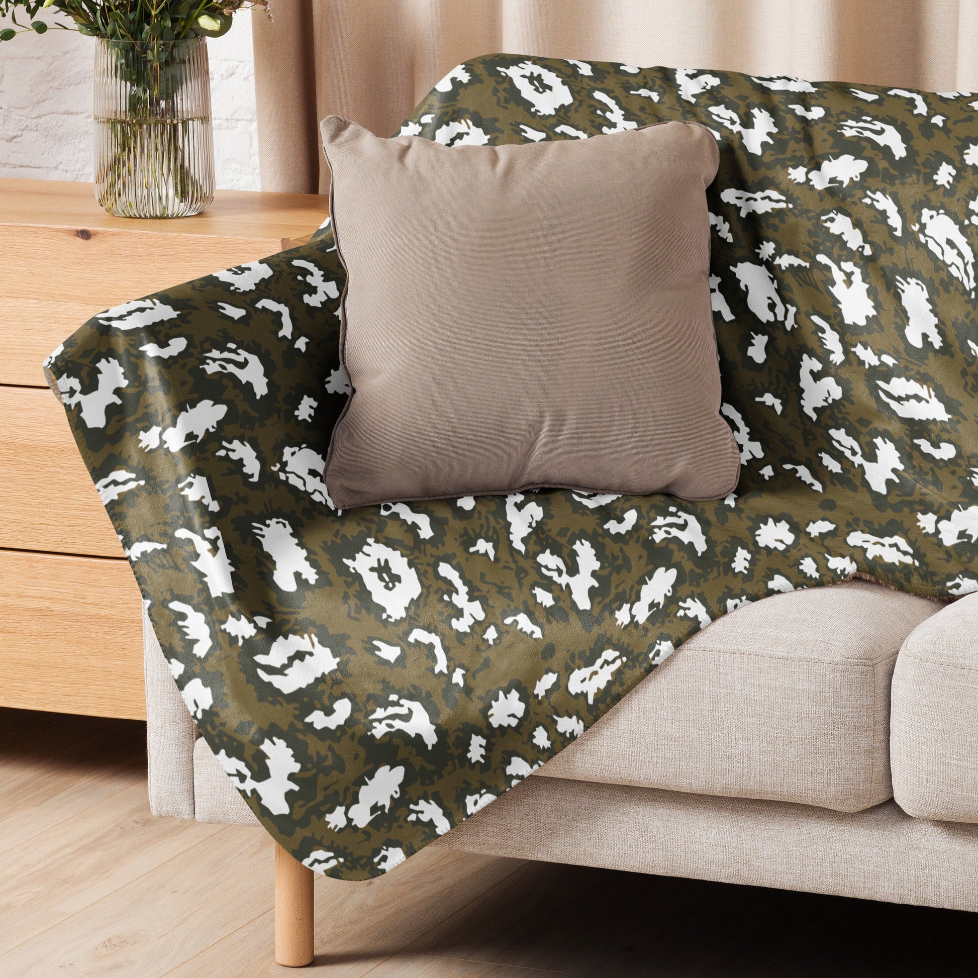 Russian KLMK Red Dawn BROWN Movie CAMO Sherpa blanket - Blankets