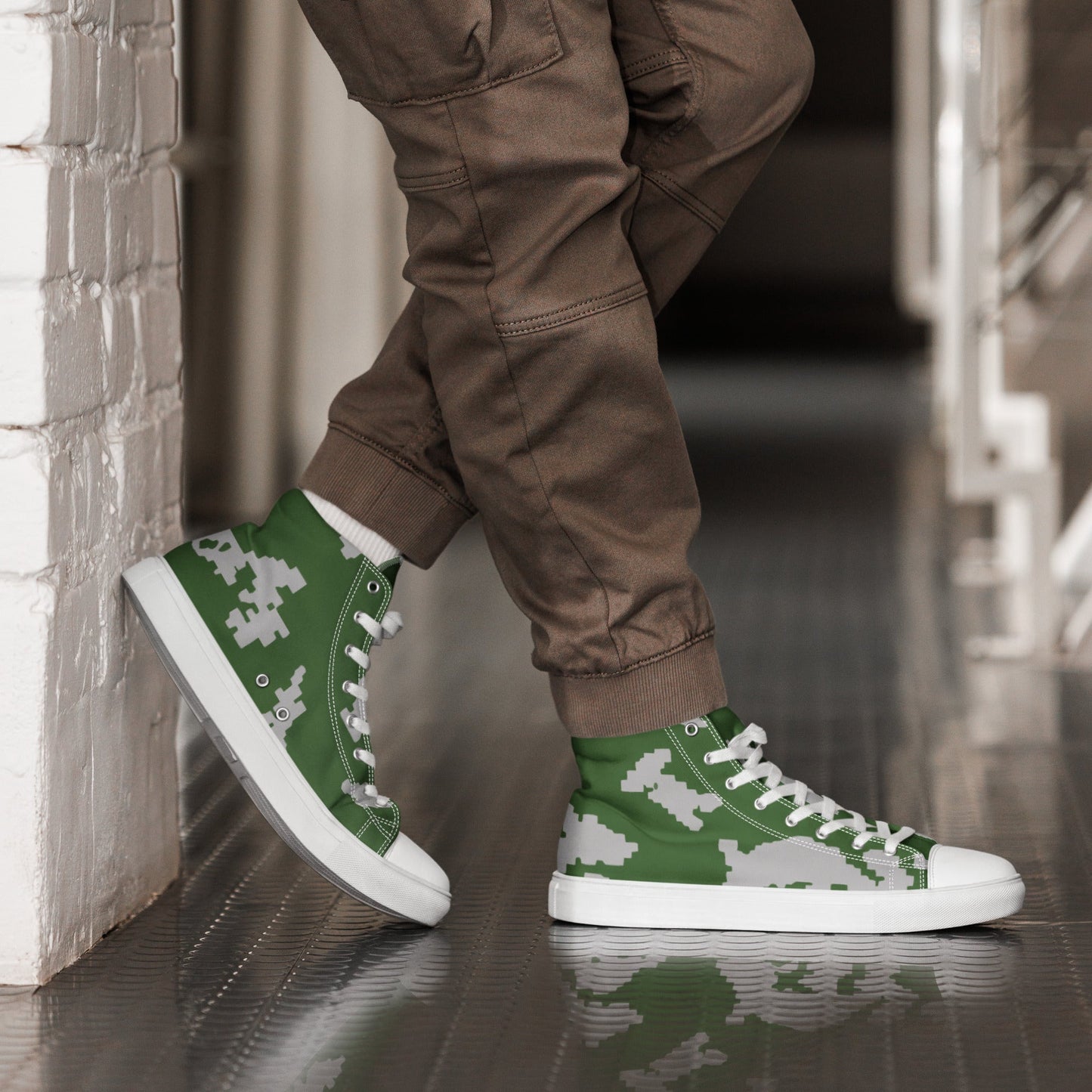 Russian KLMK Sunray Serebryanyi CAMO Mens High-Top Canvas Shoes - White / 5