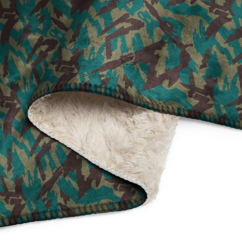 Podlesok Tropical Russian CAMO Sherpa Blanket