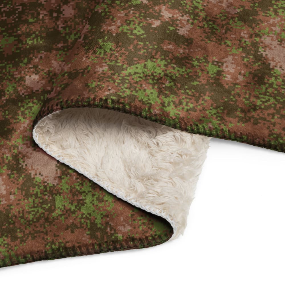 CAMO HQ - Russian Spectre Mountain CAMO Sherpa blanket