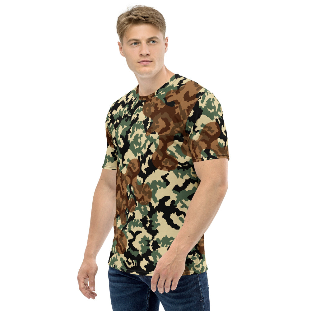 Russian WW2 TTsMKK Disruptive Amoeba Tri Color CAMO Men’s T-shirt - Mens T-Shirt