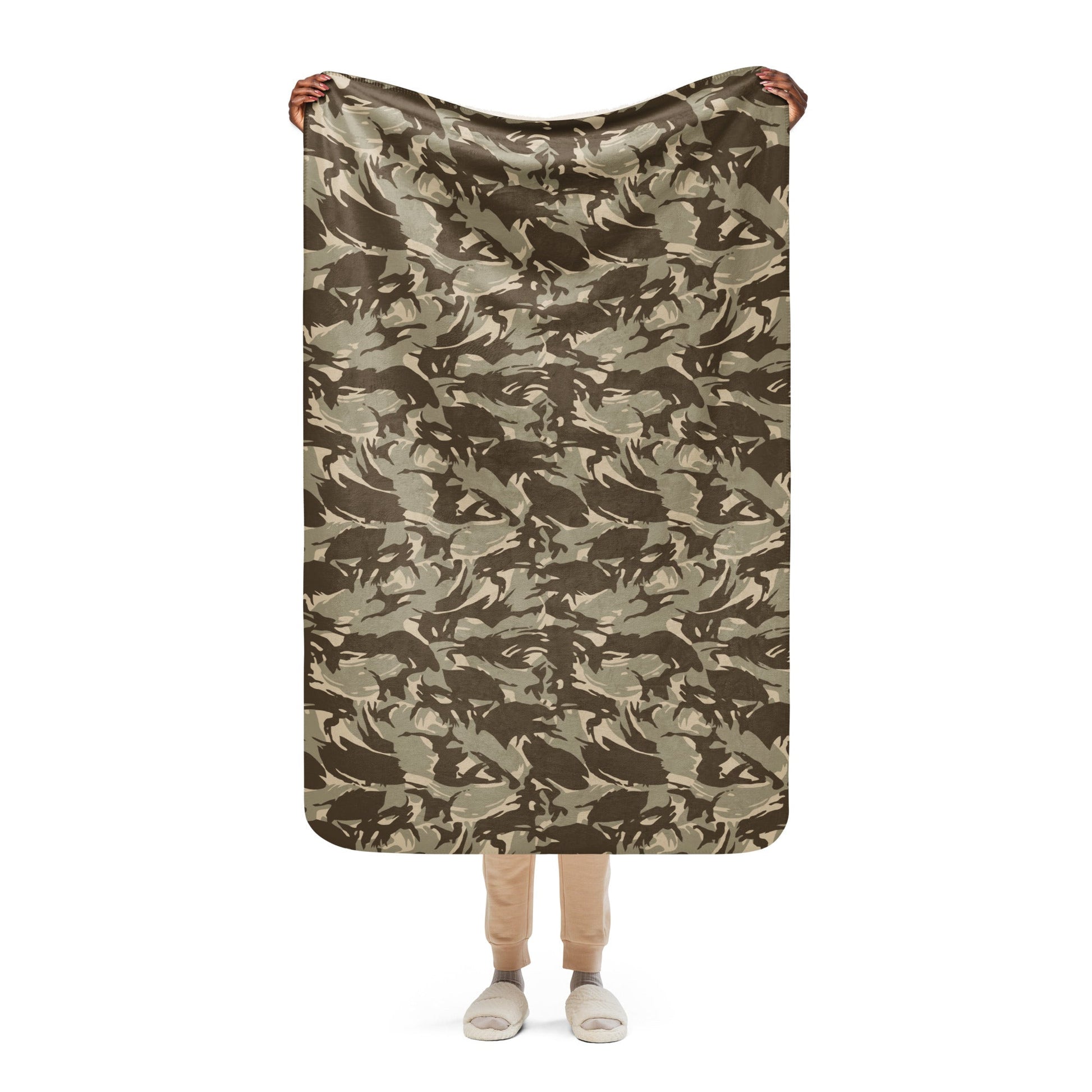Saudi Arabian DPM Desert CAMO Sherpa blanket - 37″×57″ - Blanket