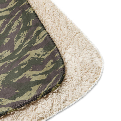 Serbian Lizard Arkan CAMO Sherpa blanket - Blankets
