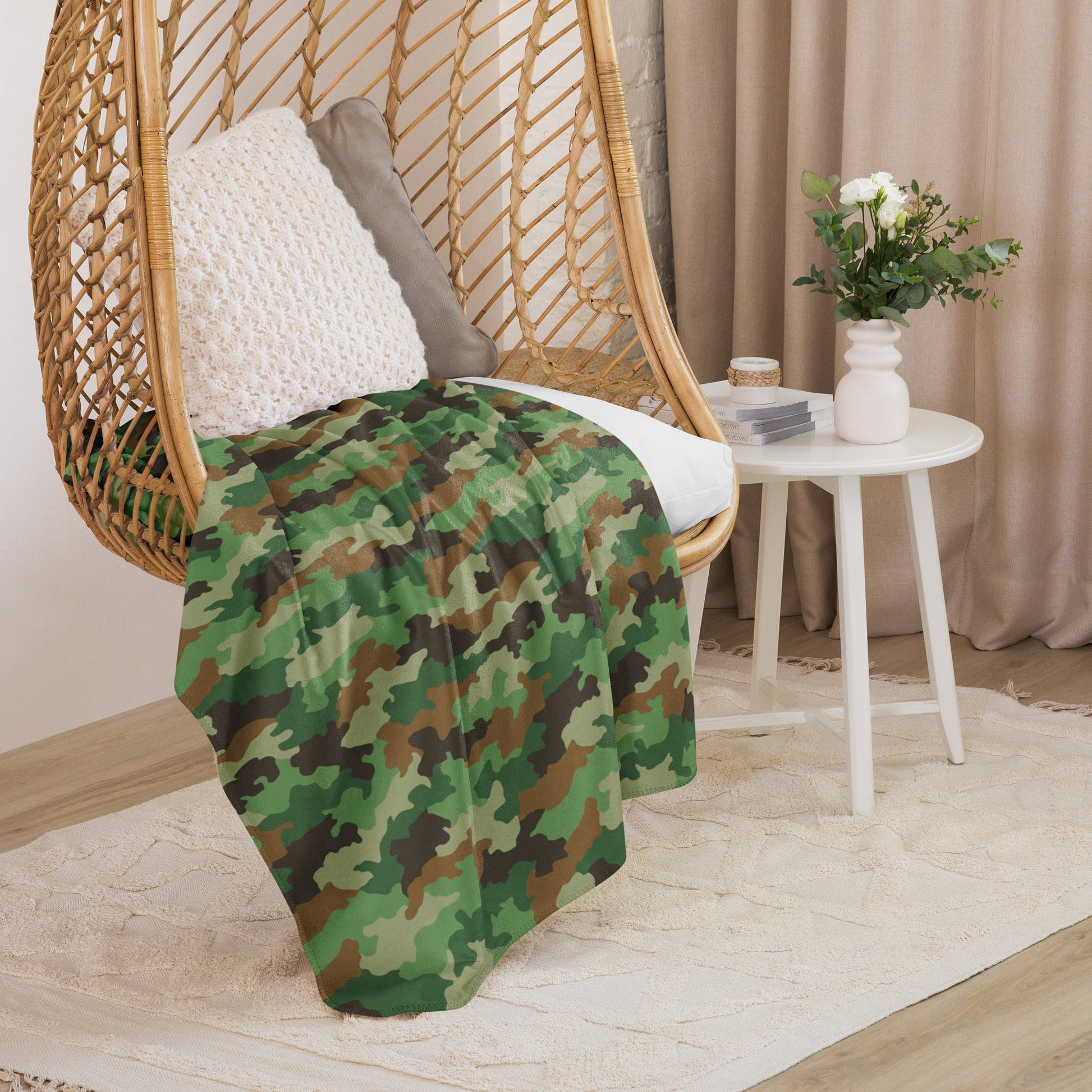 Serbian Oak Leaf Woodland CAMO Sherpa blanket - Blanket