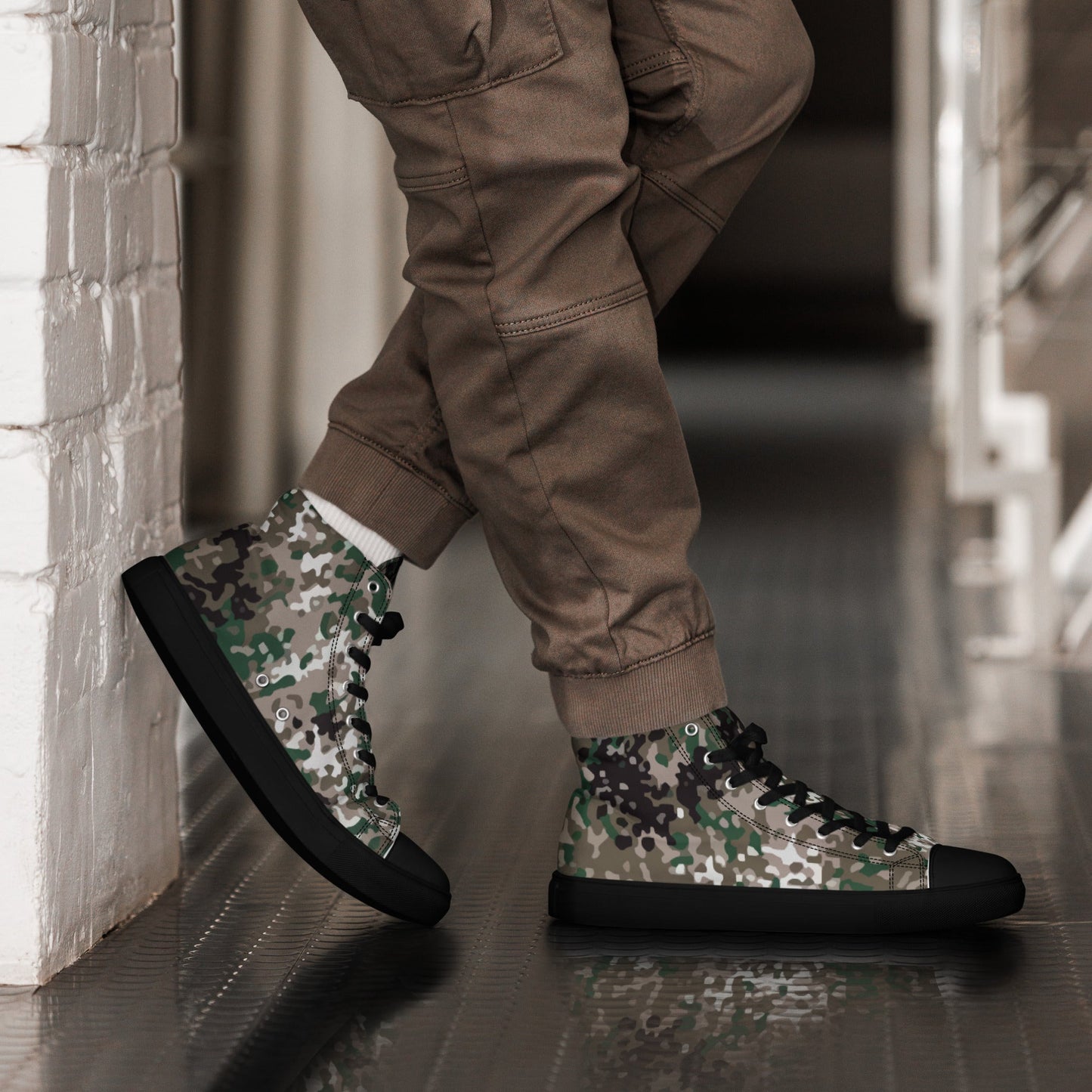 Snowtarn CAMO Mens high top canvas shoes - Black / 5 - High Top Canvas Shoes