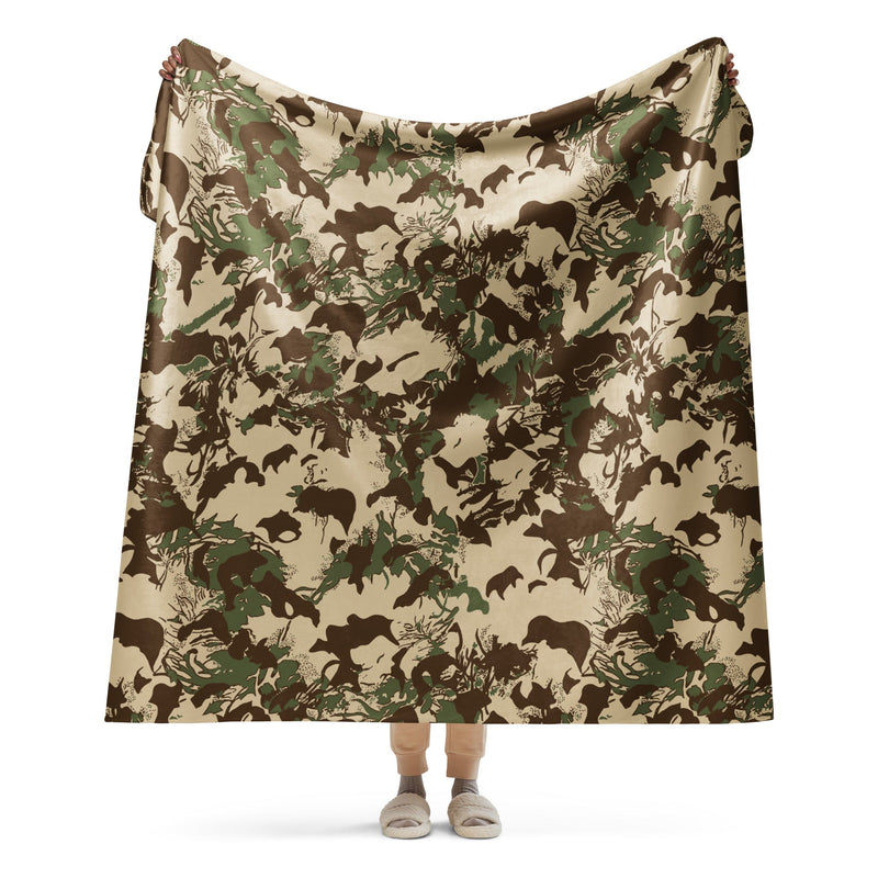 Koevoet Grasslands South African CAMO Sherpa Blanket - 60″×80″