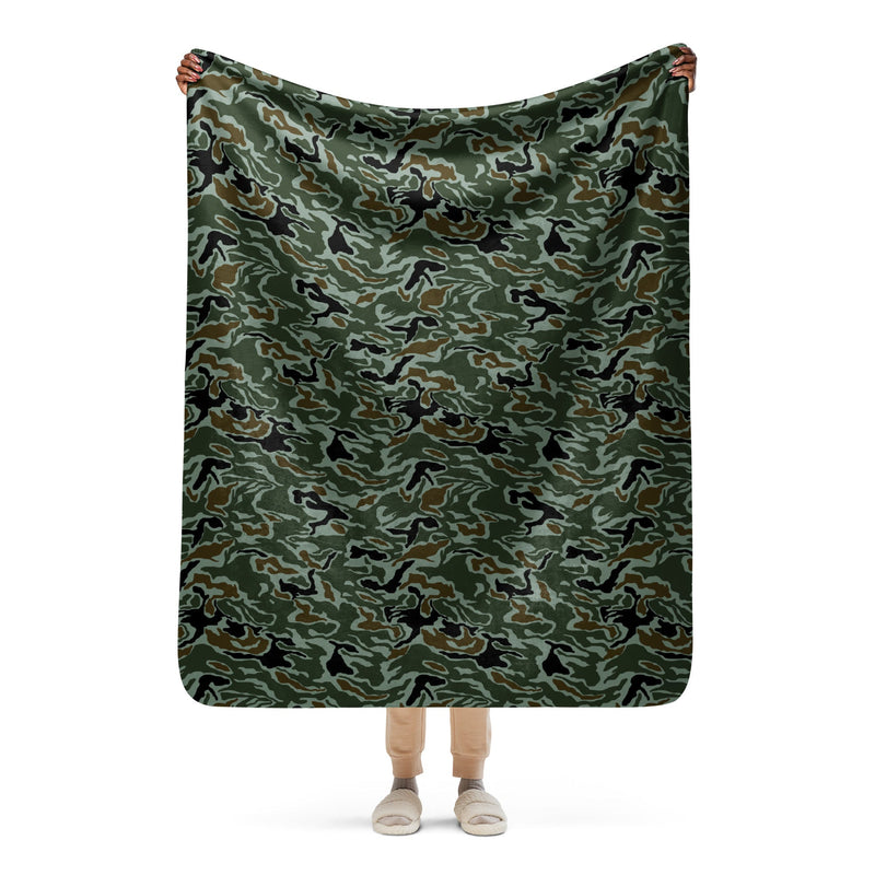 Noodle Swirl South Korean CAMO Sherpa Blanket - 50″×60″