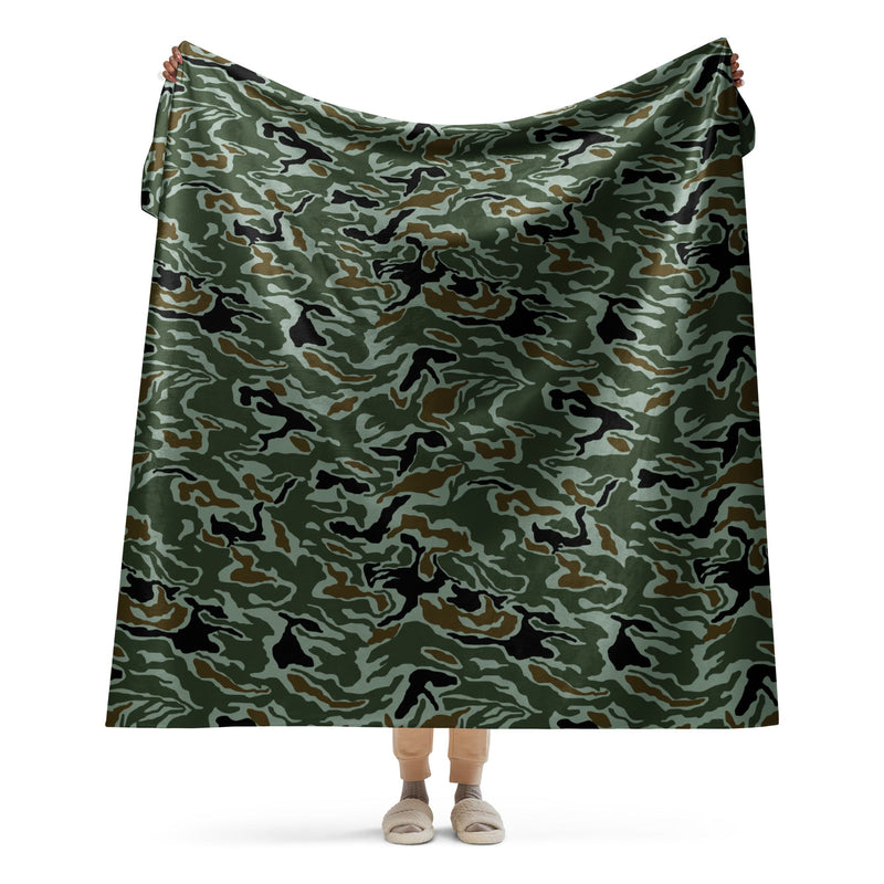 Noodle Swirl South Korean CAMO Sherpa Blanket - 60″×80″