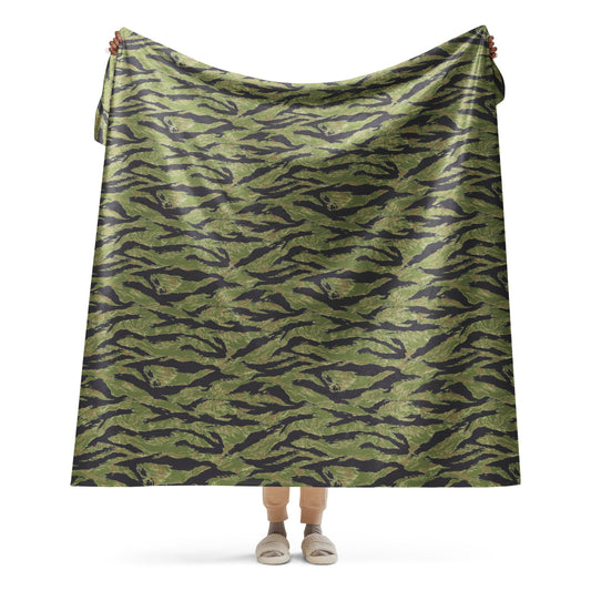 South Vietnam Original Tiger Stripe CAMO Sherpa blanket - 60″×80″ - Blanket