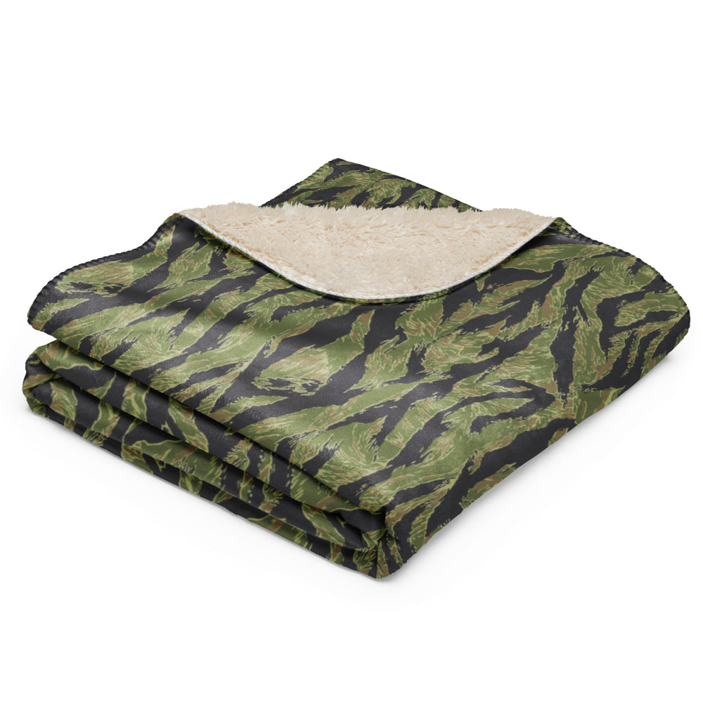 South Vietnam Original Tiger Stripe CAMO Sherpa blanket - Blanket