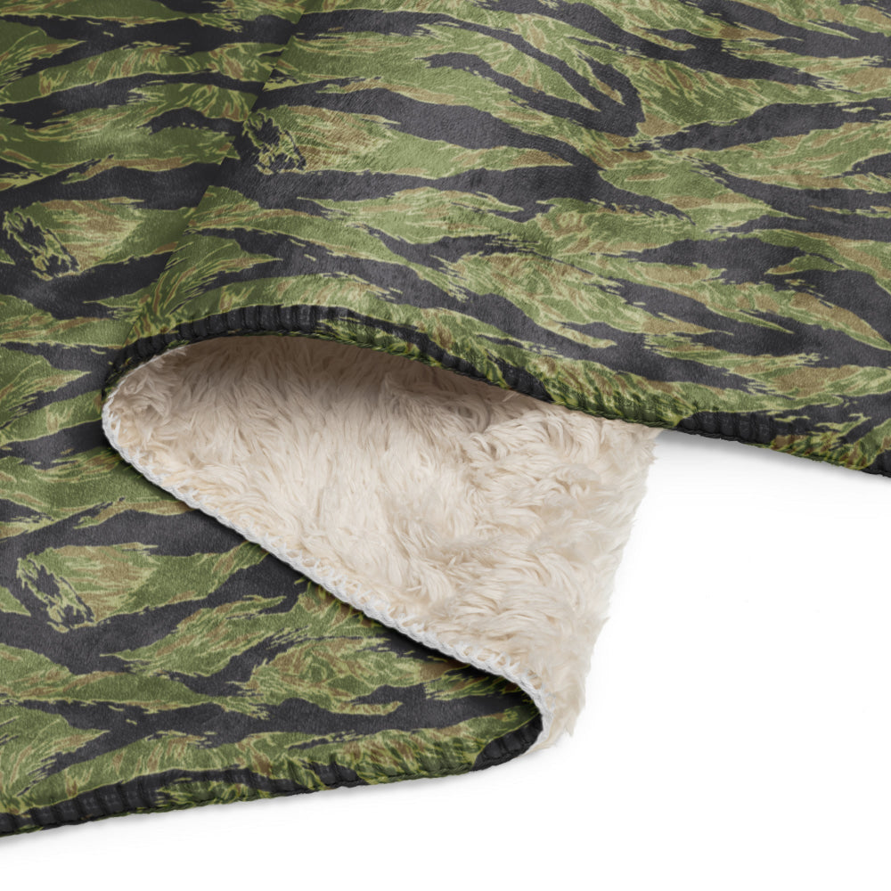 South Vietnam Original Tiger Stripe CAMO Sherpa blanket - Blanket