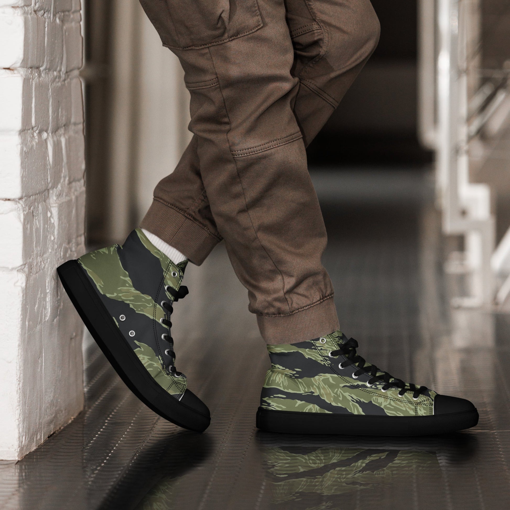 South Vietnamese Sea Wave Tiger Stripe CAMO Mens High-Top Canvas Shoes - 5