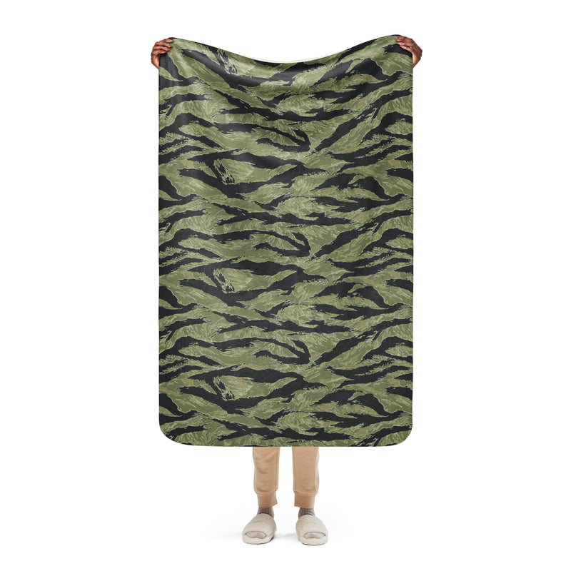 Tiger Stripe Sea Wave CAMO Sherpa Blanket - 37″×57″