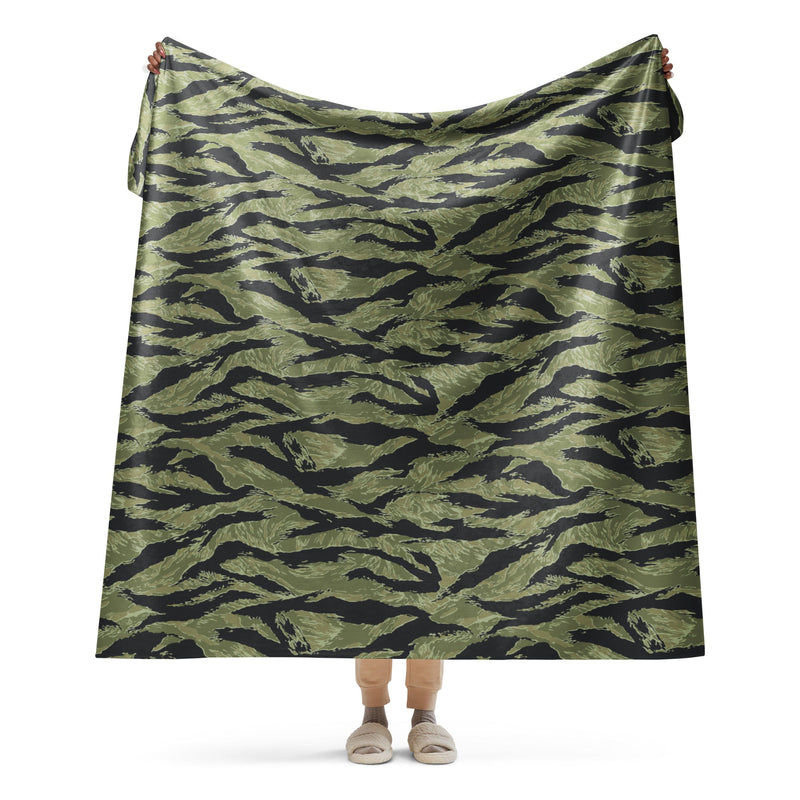 Tiger Stripe Sea Wave CAMO Sherpa Blanket - 60″×80″